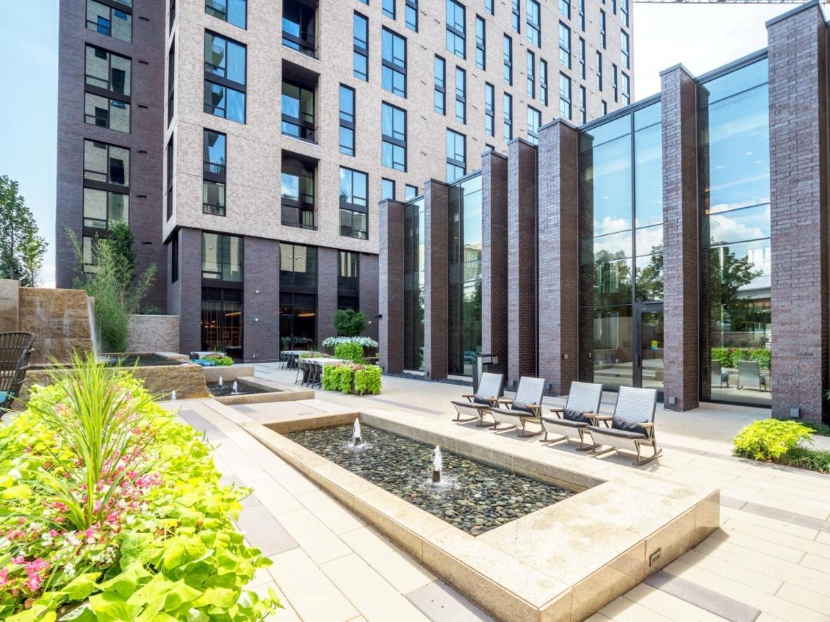 Bluebird Suites At Reston Town Center Екстериор снимка