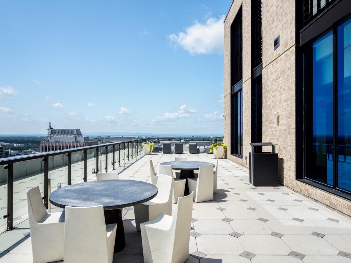 Bluebird Suites At Reston Town Center Екстериор снимка